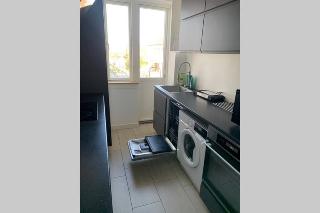 300 M To Metro: 5 Min Airport/12 Min Copenhagen C Apartment Exterior photo